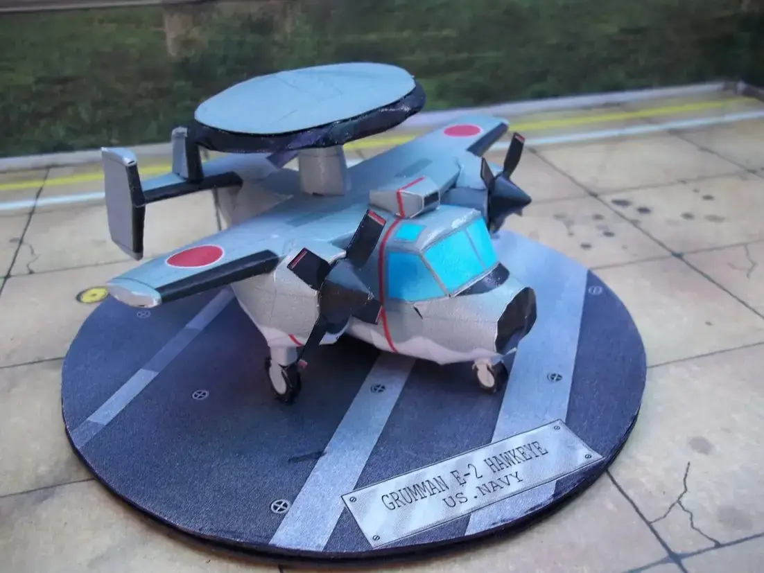 maquetas-armadas.com Grumman E-2 Hawkeye<br />Versión "Egg Plane" US Navy