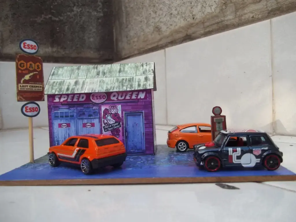maquetas armadas DIORAMA ESTACION ESSO SPEED QUEEN 1/64