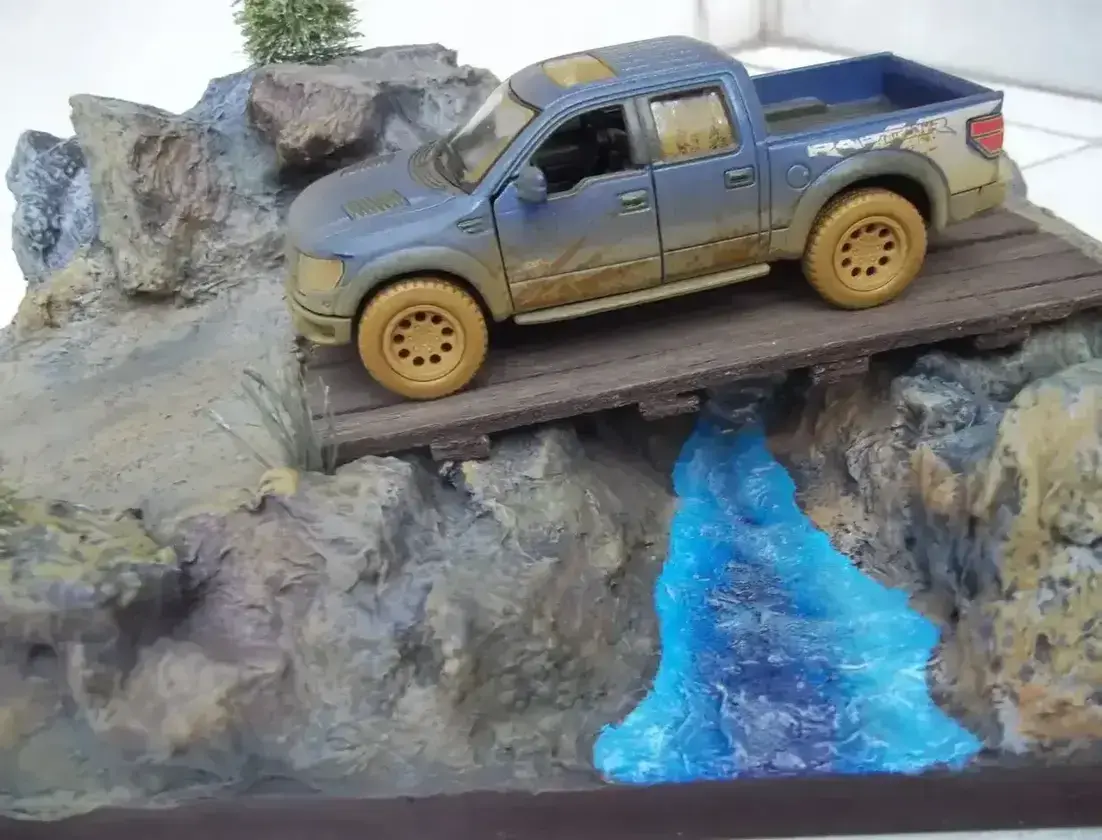 maquetas armadas FORD RAPTOR F150 SVT SUPERCREW 2013 (DIORAMA)