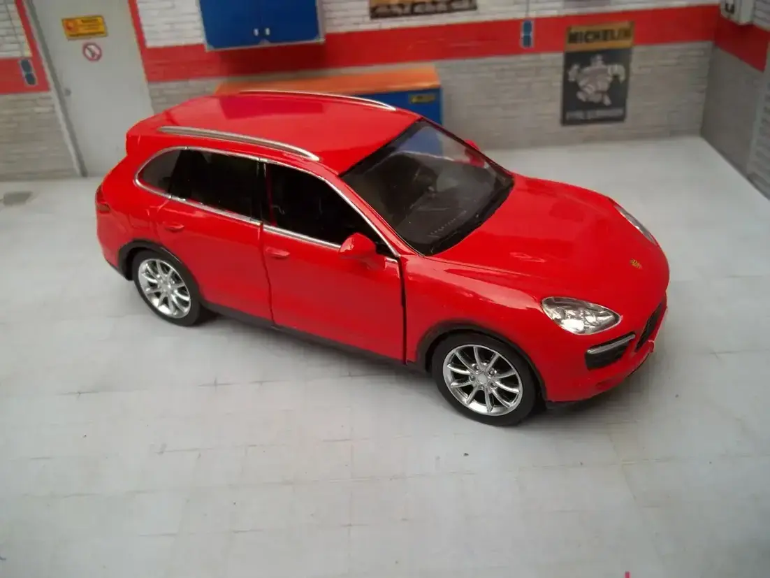maquetas armadas Porsche Cayanne Turbo