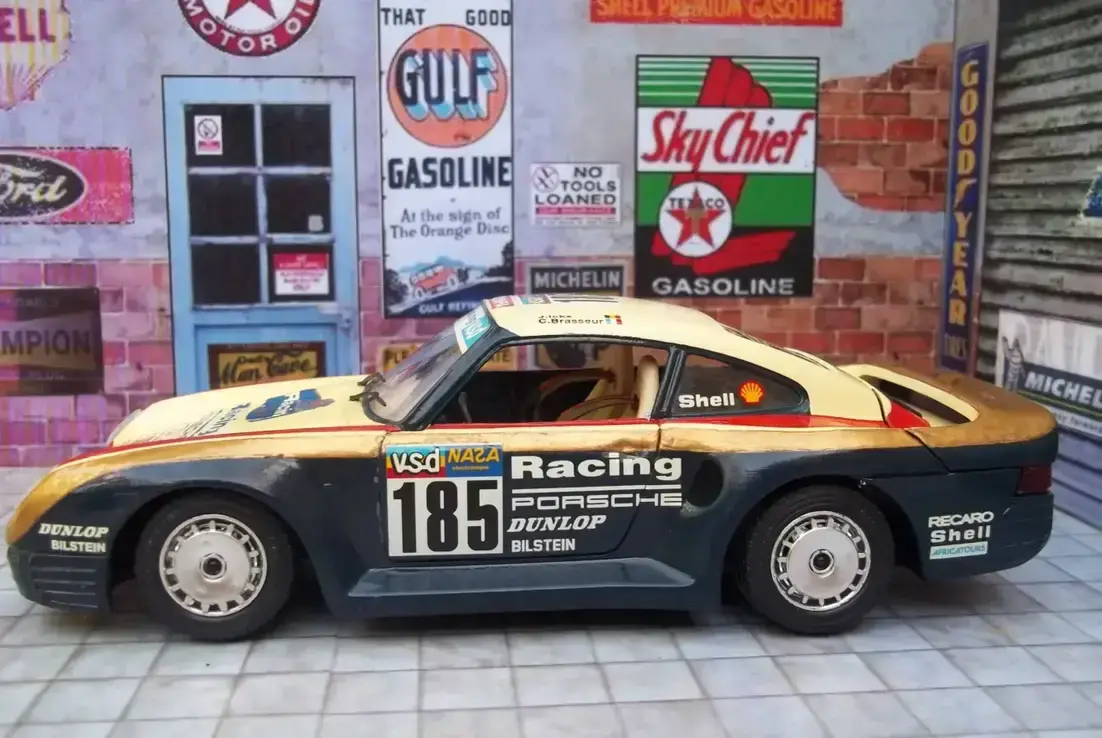 PORSCHE 959
