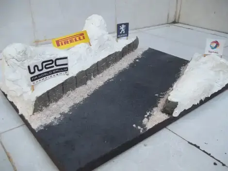 DIORAMA WRC PARA AUTOS 1/24...maquetas-armadas.com